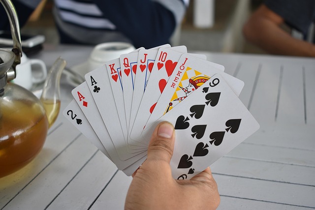 Live dealer casino: Den ægte casinofølelse hjemme i stuen